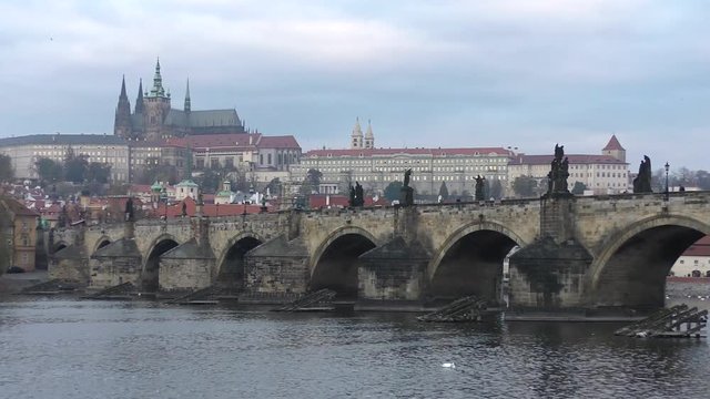 Morgenstimmung  &uuml;ber Karlsbr&uuml;cke und Festung Prag