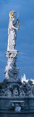Obraz premium der Pallas Athene Brunnen beim Wiener Parlament