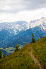 Fototapeta na wymiar Alpen Panorama Pfad