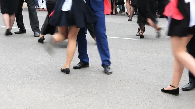 Some movements of many dancing pairs.