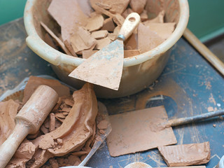  trowel and clay