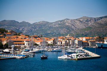 Fototapeta na wymiar Yachthafen von Korcula in Kroatien