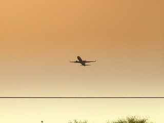aviones a contraluz