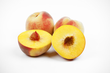 Naklejka na ściany i meble Obst der Saison: Pfirsiche