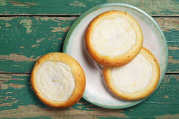 Buns with curd