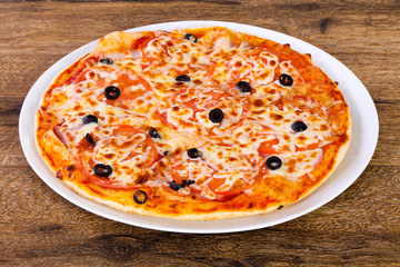Margarita pizza with olives