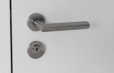 Door handle with lock