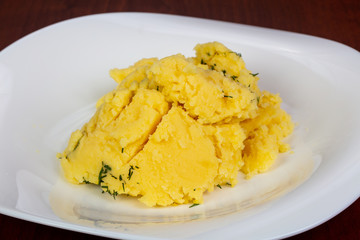 Mushed potato with dill