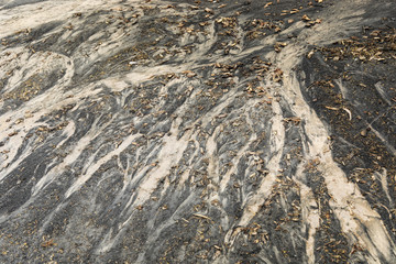 fly ash pattern during the raining and water flow
