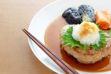 ハンバーグの大葉と大根おろしのせ