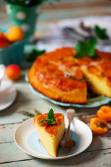 Apricot upside dawn cake.style rustic.
