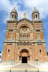 Fototapeta na wymiar Basilique Notre Dame de la Victoire Architektur Saint Raphael