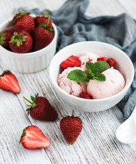 Strawberry ice cream
