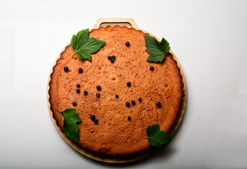  Cream with black currant. Пирог с черной смородиной.