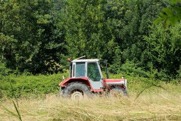 TRACTEUR ROUGE