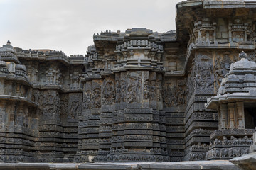 Obraz premium Hoysala architecture, It is known that the famous temple derived its name from the King Vishnuvardhana Hoysaleswara, who built the temple.Karnataka,India