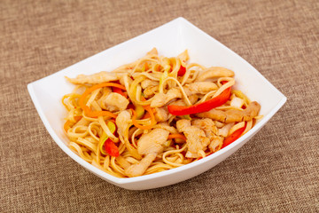 Wok noodle with pork and vegetables