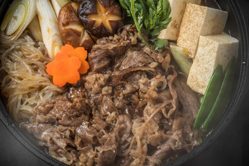 和牛肉ですきやき　Tasty sukiyaki Japanese cuisine 