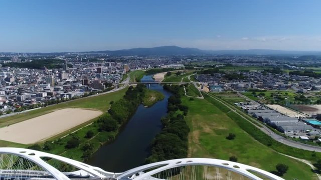 街並み空撮　左旋回