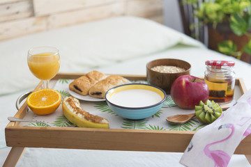 Breakfast hotel (bedroom)
