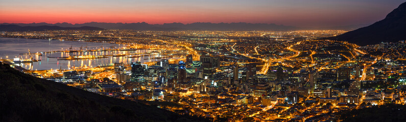 Fototapeta na wymiar Cape Town City Bowl from Signal Hill