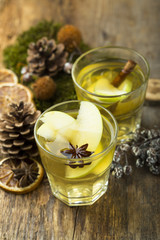Hot apple cider drink