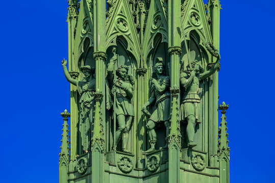 Nationaldenkmal f&uuml;r die Befreiungskriege gegen das napoleonische Frankreich auf dem Berliner Kreuzberg (Detail). Jede Figur steht symbolisch f&uuml;r eine Schlacht