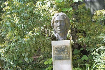 Michelle Pauline Viardot-García, geb. García,war eine französische Opernsängerin (Mezzosopran),...