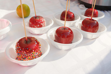 apples in caramel