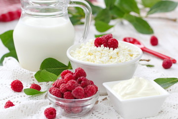 Cottage cheese with fresh raspberry