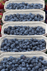 Blaubeeren am Marktstand
