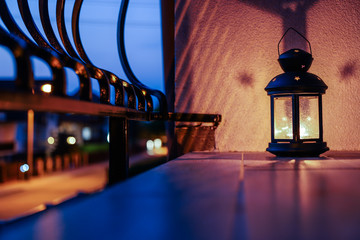 Latarenka na balkonie © andsko