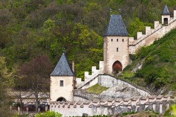 Fototapeta na wymiar Karlstejn castle. large Gothic Czech castle