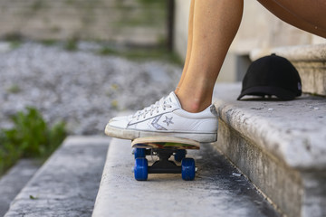  legs  on the skateboard