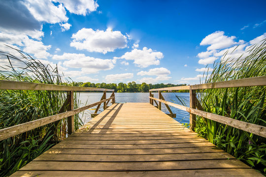 Holzsteg am See