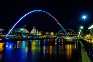 Fototapeta na wymiar Millenium Bridge, Tyne Bridge and The Sage