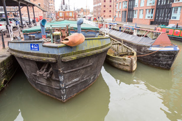 Fototapeta na wymiar Barges in Gloucester Docks