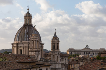 Fototapeta na wymiar Skyline across Piazza Navona