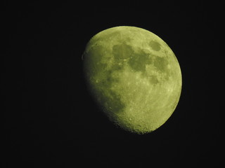 月イメージ素材、2018年7月23日、二十四節気「大暑」の月、月齢10.3