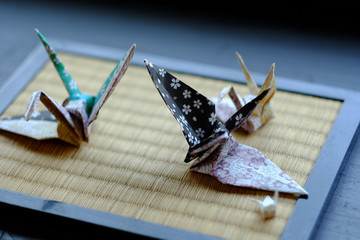 畳の上の折鶴