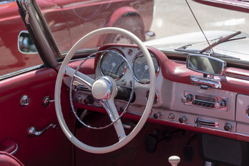Lenker und Auto armatur im Detail