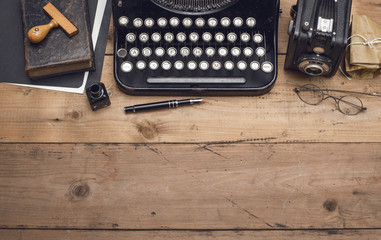 retro typewriter office desk header