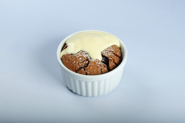 Schokokuchen unter Vanillesauce