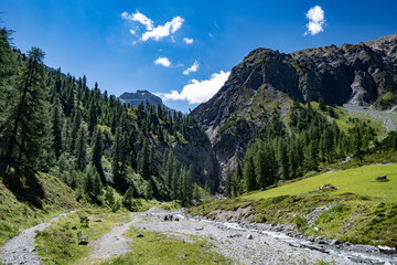 Obraz premium Sertig Tal in Davos - Schweiz 