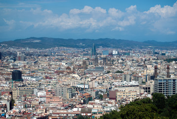 Fototapeta na wymiar City view of the skyline of barcelona
