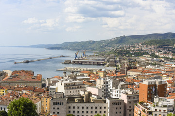 Italien, Triest Stadt am Meer als Hintergrund