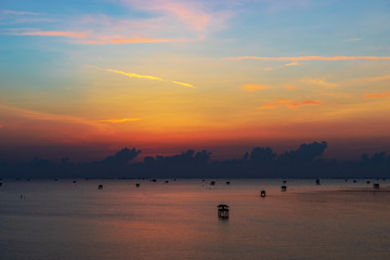 Obraz na płótnie Canvas scenic of seascape sunrise golden sky