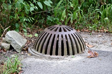 drain cover iron round exterior dome shape for sewer