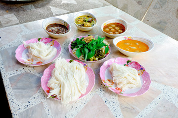 Thai rice vermicelli served with curry