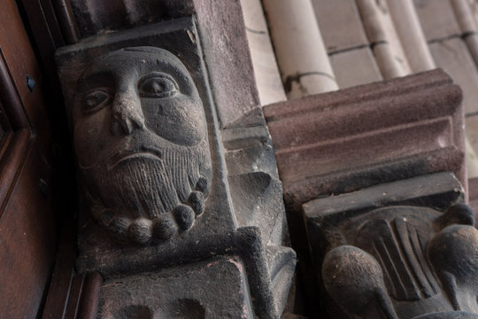 Face humaine barbue de l'&eacute;glise Saint-L&eacute;ger de Guebwiller, Haut-Rhin, Alsace, France